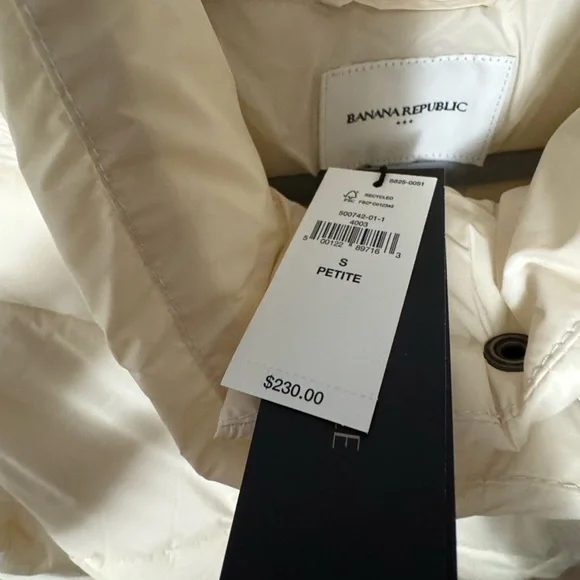Banana Republic Petite Puffer Jacket in Cream NEW - Picture 2 of 6